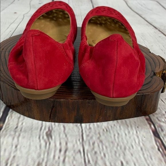 New EARTH Breeze Red Suede Comfort Ballet Flats Size 8 NIB - Picture 5 of 8